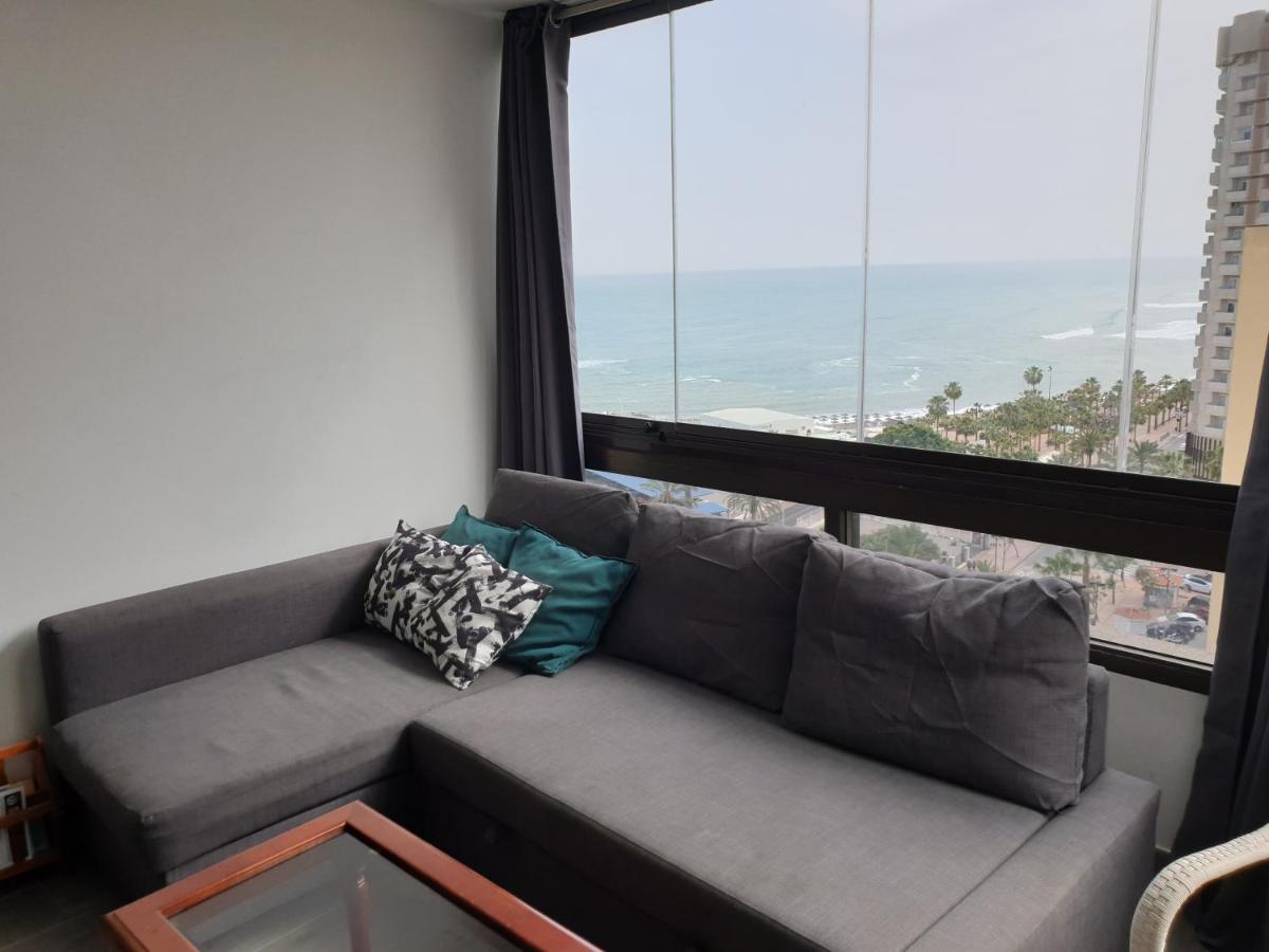 Апартаменты Apartamento Beach First Line Фуэнхирола Экстерьер фото